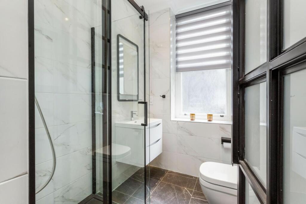 Modern Chelsea Flat, 3Bd 2Bath, With Parking Apartment London Exterior photo